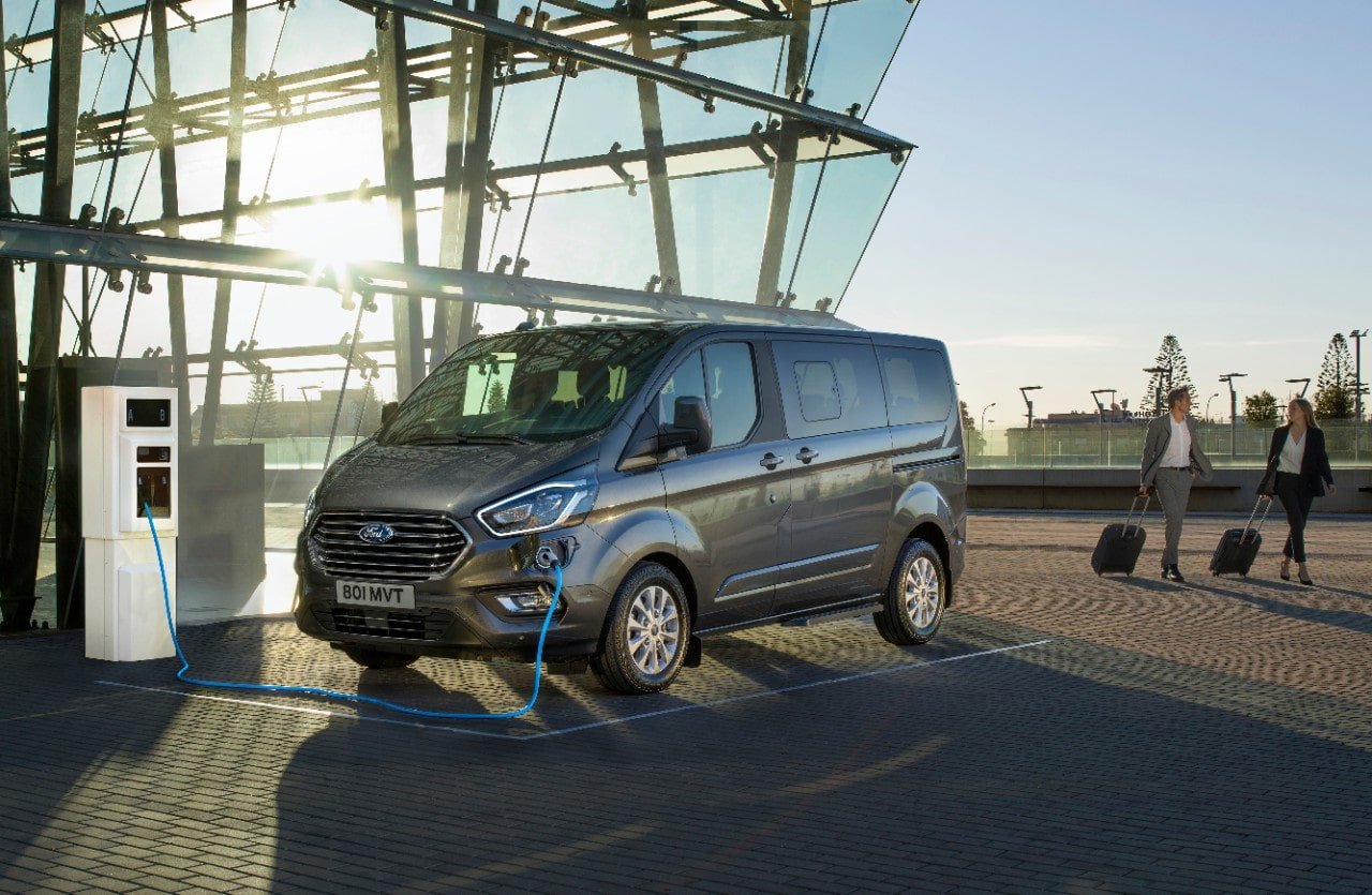 2019_FORD_TOURNEO_CUSTOM_PHEV__01