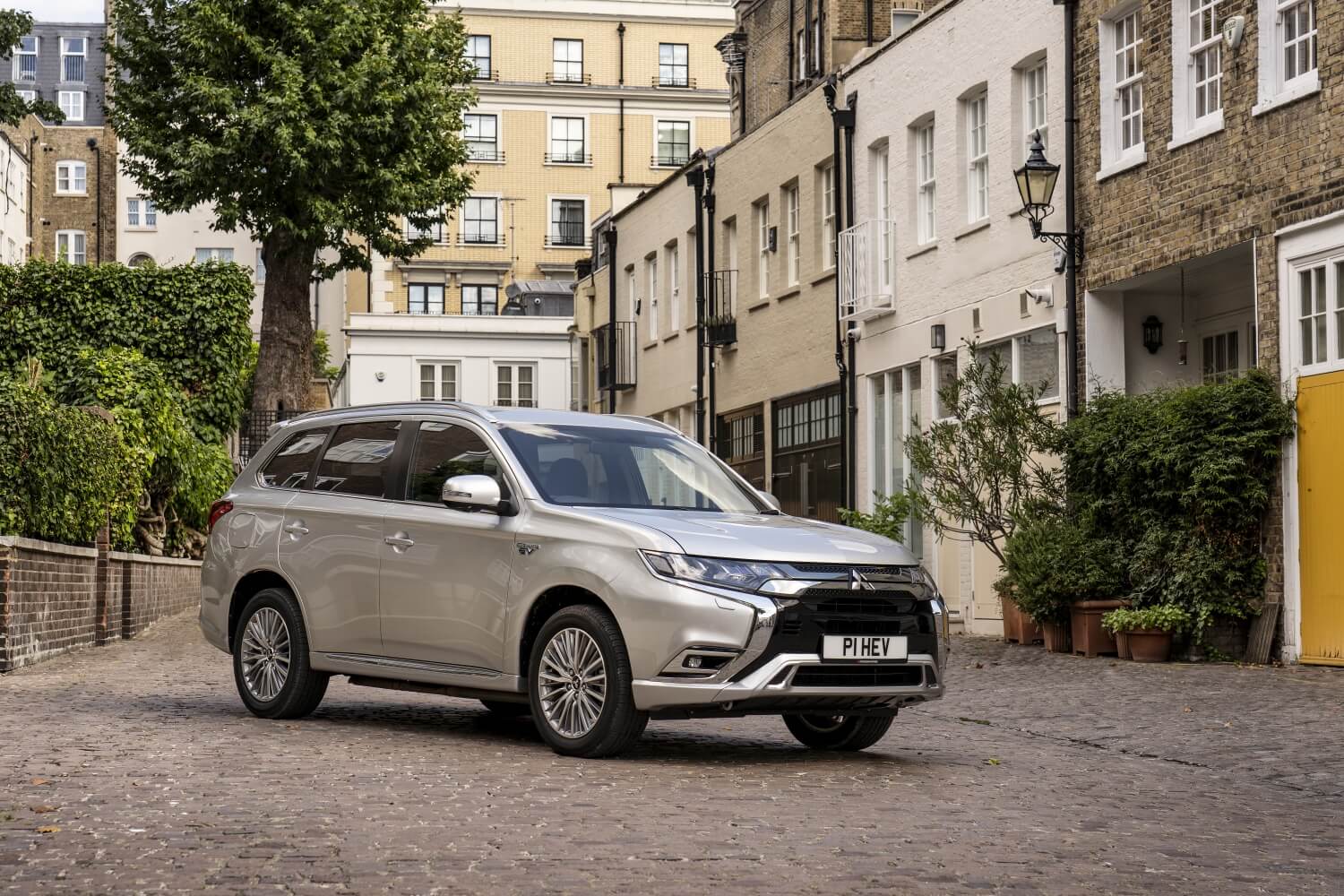 Small-15960-OutlanderPHEV