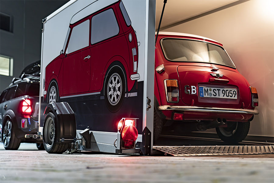 Mini Cooper BMW Loading