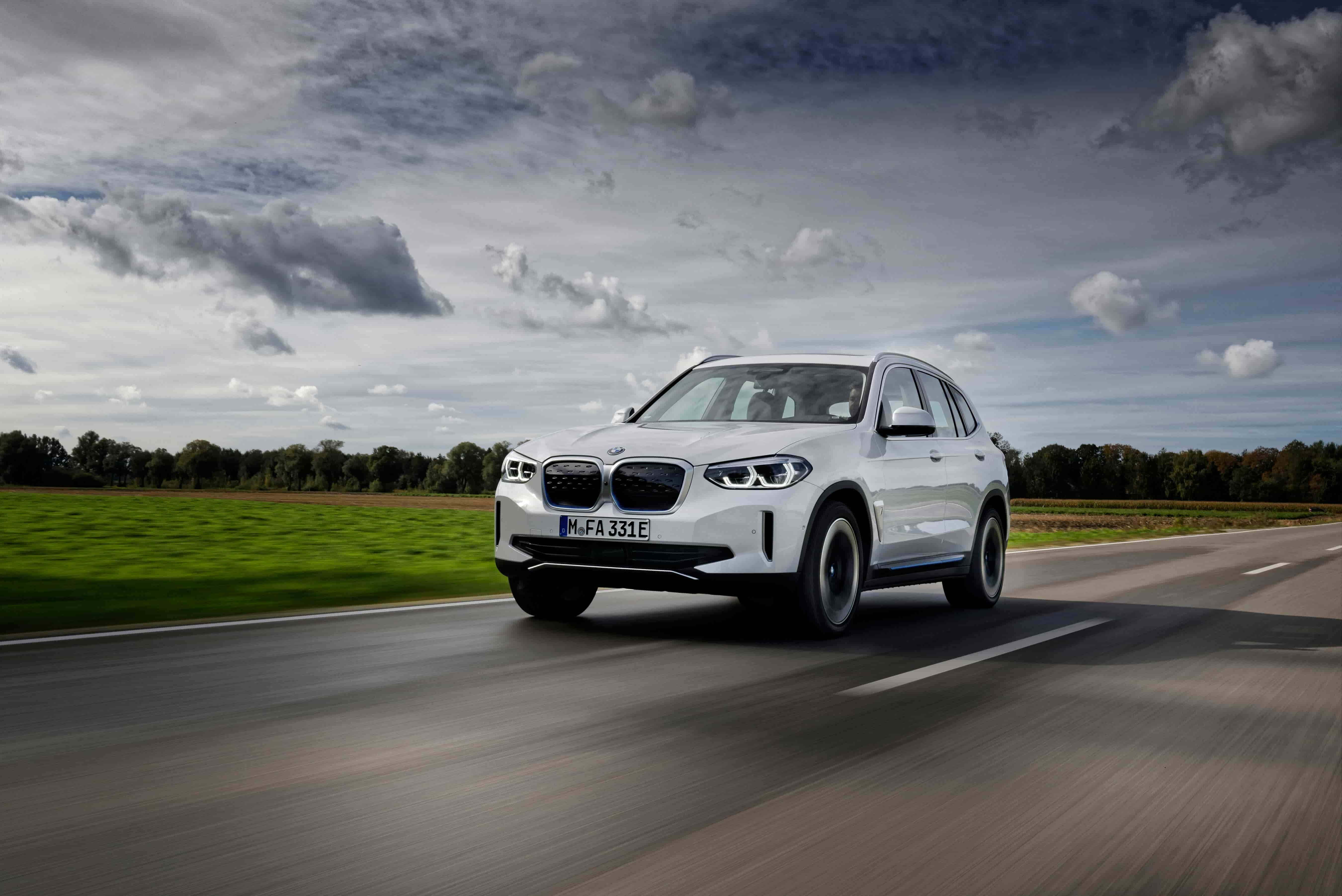 BMW IX3