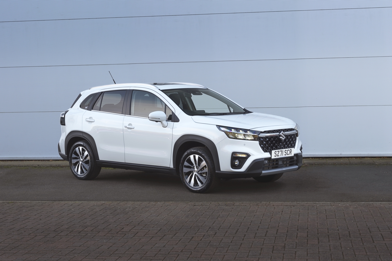Small-5886-SuzukiS-Cross